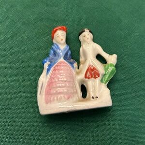 Occupied Japan, umbrella couple figurines